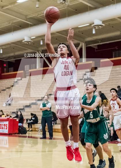 Thumbnail 3 in FR: Moreau Catholic @ James Logan photogallery.