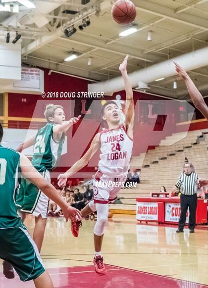 Thumbnail 3 in FR: Moreau Catholic @ James Logan photogallery.