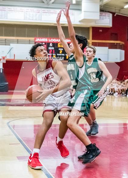 Thumbnail 3 in FR: Moreau Catholic @ James Logan photogallery.