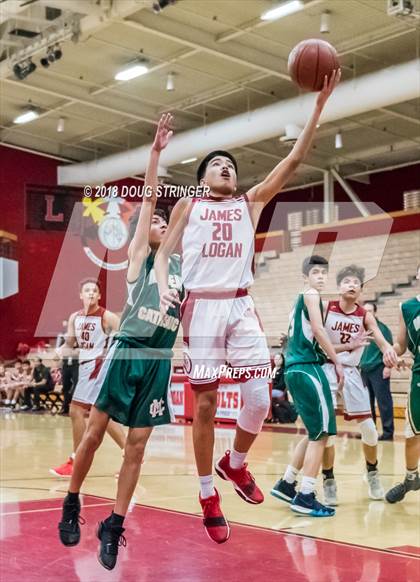 Thumbnail 3 in FR: Moreau Catholic @ James Logan photogallery.