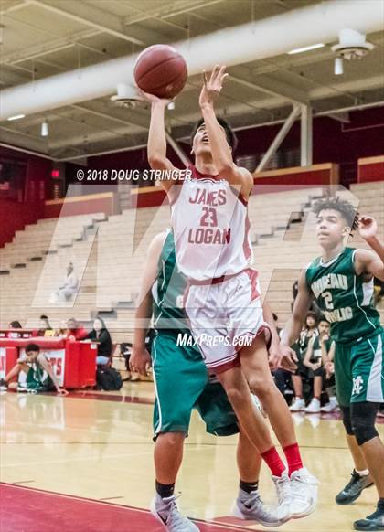 Thumbnail 1 in FR: Moreau Catholic @ James Logan photogallery.