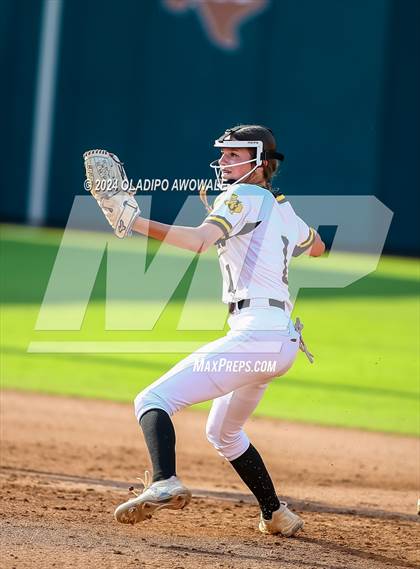 Thumbnail 3 in Neches vs. Jonesboro (UIL 1A Softball Final) photogallery.