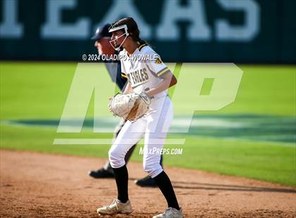 Thumbnail 3 in Neches vs. Jonesboro (UIL 1A Softball Final) photogallery.