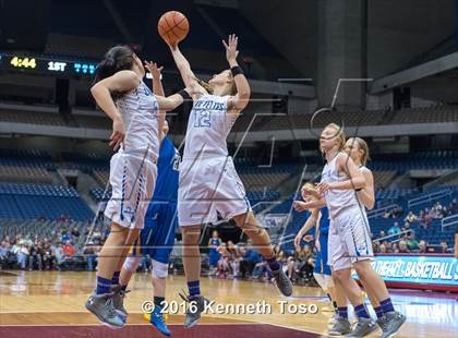 Thumbnail 2 in Nazareth vs. Lipan (UIL 1A Final) photogallery.