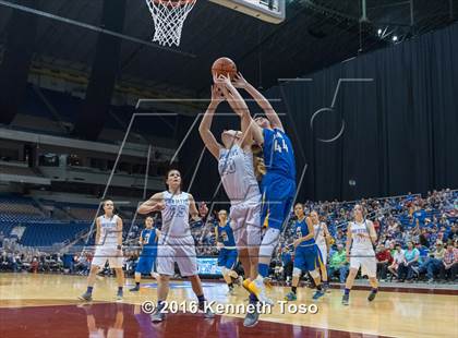 Thumbnail 3 in Nazareth vs. Lipan (UIL 1A Final) photogallery.