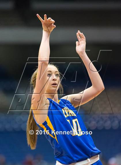 Thumbnail 1 in Nazareth vs. Lipan (UIL 1A Final) photogallery.