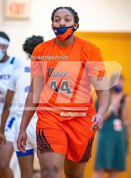 Thumbnail 2 in Zebulon B. Vance vs. Garner Magnet (NCHSAA 4A Final) (1 of 2 - the game) photogallery.