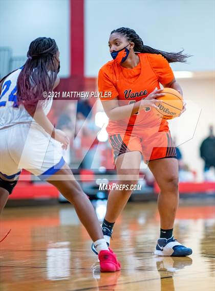 Thumbnail 1 in Zebulon B. Vance vs. Garner Magnet (NCHSAA 4A Final) (1 of 2 - the game) photogallery.