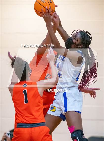 Thumbnail 3 in Zebulon B. Vance vs. Garner Magnet (NCHSAA 4A Final) (1 of 2 - the game) photogallery.