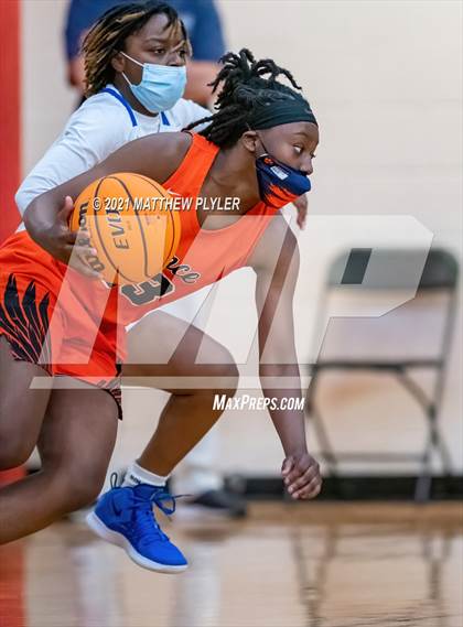 Thumbnail 1 in Zebulon B. Vance vs. Garner Magnet (NCHSAA 4A Final) (1 of 2 - the game) photogallery.