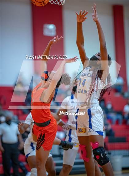 Thumbnail 2 in Zebulon B. Vance vs. Garner Magnet (NCHSAA 4A Final) (1 of 2 - the game) photogallery.