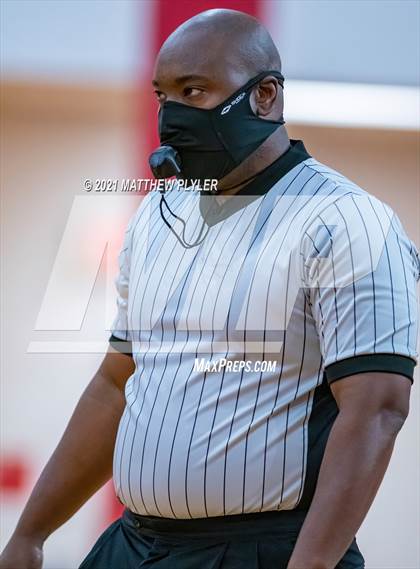 Thumbnail 2 in Zebulon B. Vance vs. Garner Magnet (NCHSAA 4A Final) (1 of 2 - the game) photogallery.