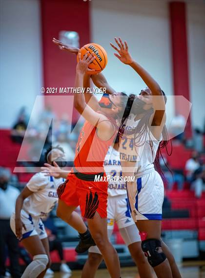Thumbnail 3 in Zebulon B. Vance vs. Garner Magnet (NCHSAA 4A Final) (1 of 2 - the game) photogallery.