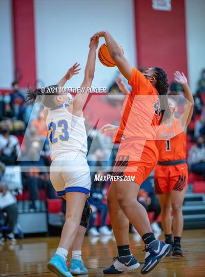 Thumbnail 3 in Zebulon B. Vance vs. Garner Magnet (NCHSAA 4A Final) (1 of 2 - the game) photogallery.
