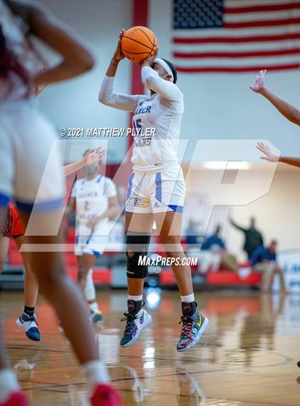Thumbnail 3 in Zebulon B. Vance vs. Garner Magnet (NCHSAA 4A Final) (1 of 2 - the game) photogallery.