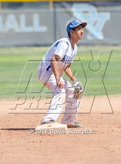 Thumbnail 3 in Westview vs. Lincoln (Coach Bob National Invitational) photogallery.