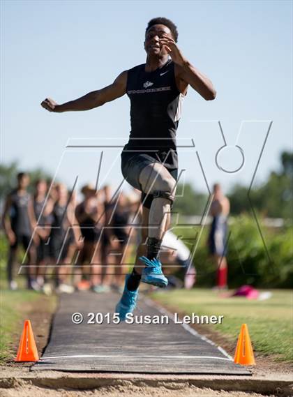 Thumbnail 2 in Sierra Foothill League Tri Meet @ Del Oro photogallery.