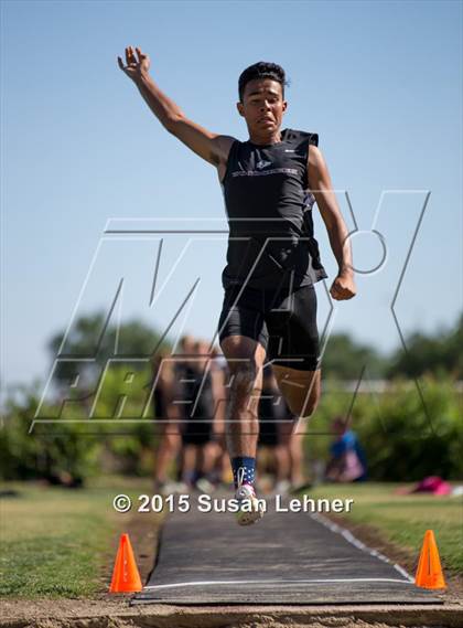 Thumbnail 1 in Sierra Foothill League Tri Meet @ Del Oro photogallery.