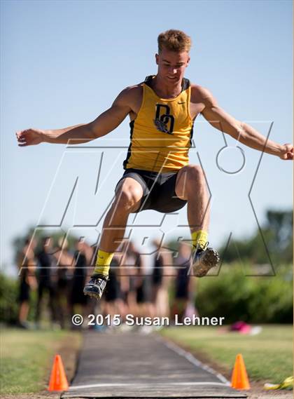Thumbnail 1 in Sierra Foothill League Tri Meet @ Del Oro photogallery.
