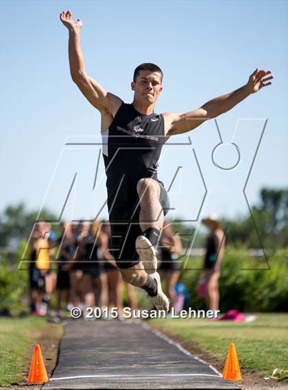 Thumbnail 3 in Sierra Foothill League Tri Meet @ Del Oro photogallery.