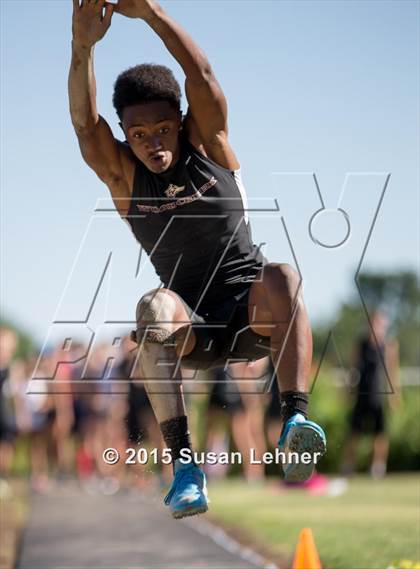 Thumbnail 3 in Sierra Foothill League Tri Meet @ Del Oro photogallery.