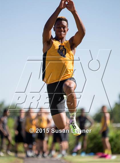 Thumbnail 3 in Sierra Foothill League Tri Meet @ Del Oro photogallery.