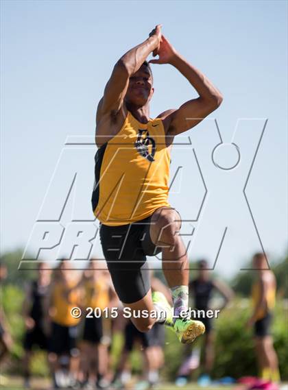 Thumbnail 2 in Sierra Foothill League Tri Meet @ Del Oro photogallery.