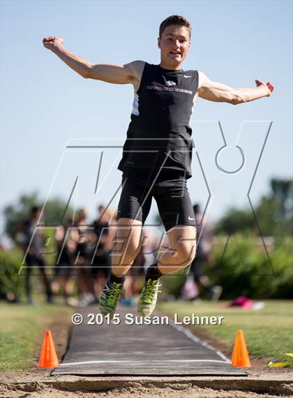 Thumbnail 2 in Sierra Foothill League Tri Meet @ Del Oro photogallery.