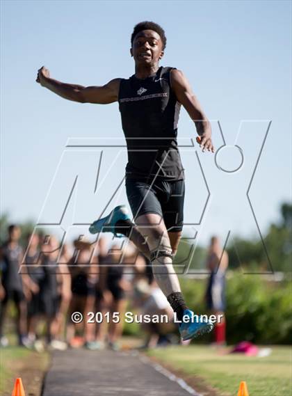 Thumbnail 3 in Sierra Foothill League Tri Meet @ Del Oro photogallery.