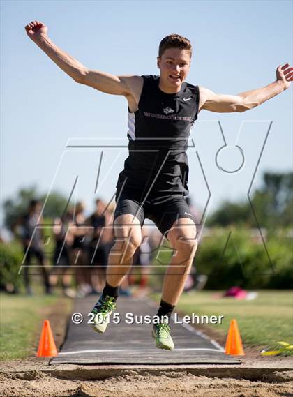 Thumbnail 3 in Sierra Foothill League Tri Meet @ Del Oro photogallery.
