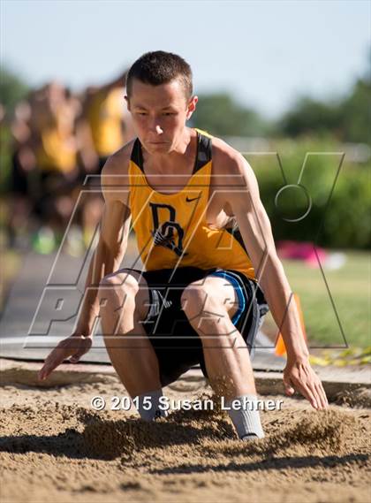 Thumbnail 1 in Sierra Foothill League Tri Meet @ Del Oro photogallery.