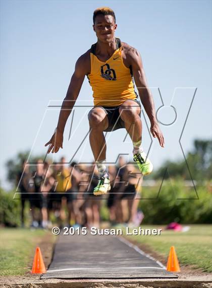 Thumbnail 2 in Sierra Foothill League Tri Meet @ Del Oro photogallery.