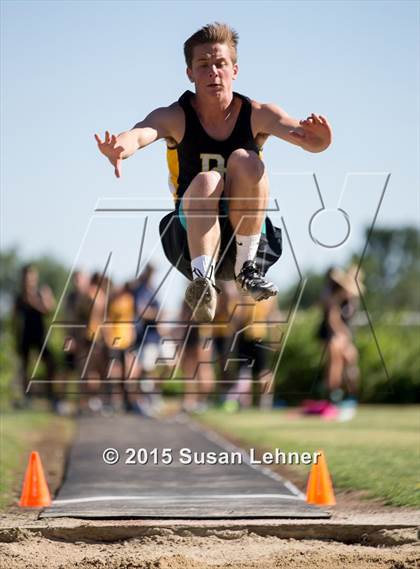 Thumbnail 2 in Sierra Foothill League Tri Meet @ Del Oro photogallery.