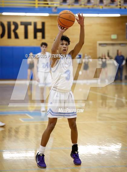 Thumbnail 2 in Logan @ Sky View (UHSAA 4A First Round) photogallery.