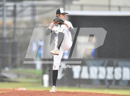 Thumbnail 1 in Ellison vs. Vandegrift (Hill Country Classic) photogallery.