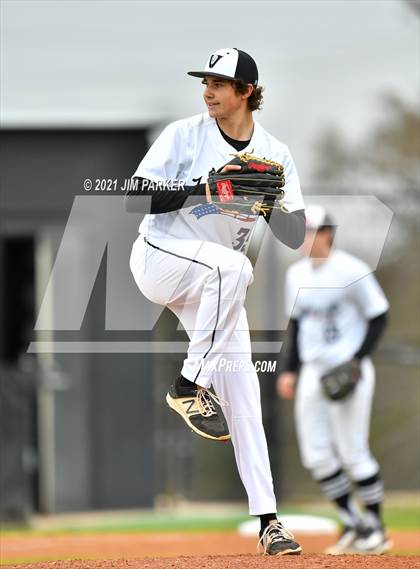 Thumbnail 1 in Ellison vs. Vandegrift (Hill Country Classic) photogallery.