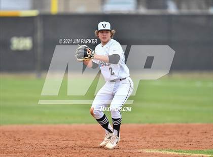 Thumbnail 1 in Ellison vs. Vandegrift (Hill Country Classic) photogallery.