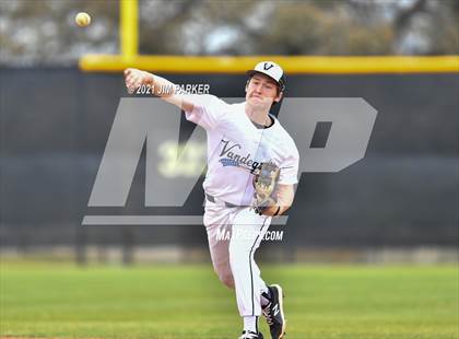 Thumbnail 3 in Ellison vs. Vandegrift (Hill Country Classic) photogallery.