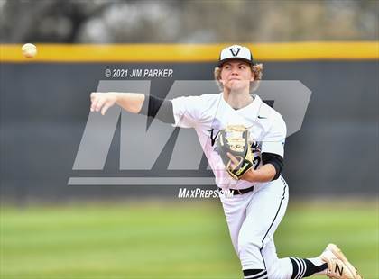 Thumbnail 1 in Ellison vs. Vandegrift (Hill Country Classic) photogallery.