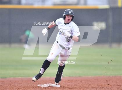 Thumbnail 1 in Ellison vs. Vandegrift (Hill Country Classic) photogallery.