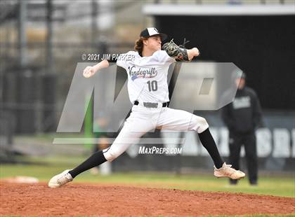 Thumbnail 3 in Ellison vs. Vandegrift (Hill Country Classic) photogallery.