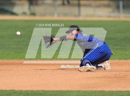 Thumbnail 3 in North Hollywood vs Chatsworth (CIF LACS D1 Semi Final) photogallery.