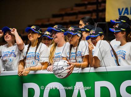 Thumbnail 3 in Madera vs. Mission Oak (CIF CS D3 Final) photogallery.