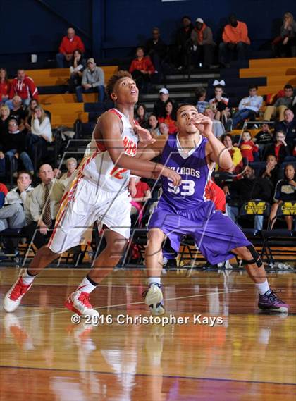 Thumbnail 2 in Murphysboro vs Harrisburg (IHSA 3A Regional Semifinal) photogallery.