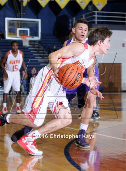Thumbnail 3 in Murphysboro vs Harrisburg (IHSA 3A Regional Semifinal) photogallery.
