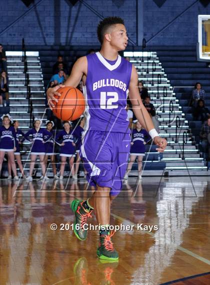 Thumbnail 2 in Murphysboro vs Harrisburg (IHSA 3A Regional Semifinal) photogallery.