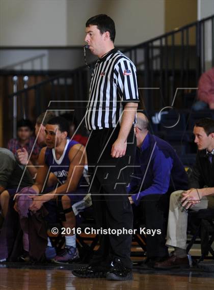 Thumbnail 2 in Murphysboro vs Harrisburg (IHSA 3A Regional Semifinal) photogallery.