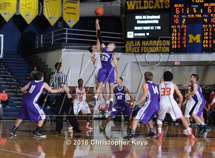 Thumbnail 3 in Murphysboro vs Harrisburg (IHSA 3A Regional Semifinal) photogallery.