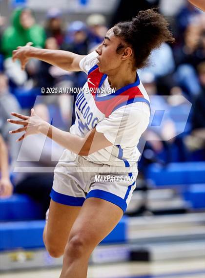 Thumbnail 1 in Del Oro @ Folsom photogallery.