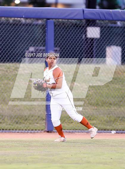 Thumbnail 3 in Clovis vs. Central (CIF CS D1 Final) photogallery.